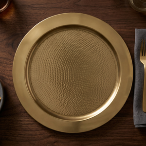 Assiette de présentation ronde en métal martelé doré de luxe pour réceptions de mariage, banquets, décoration de table et événements - Product Image 5