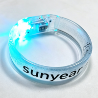 Bracelet LED lumineux coloré pour festival et fête, personnalisable avec texte, motifs et logos