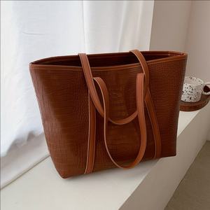 Wholesale Cheapest Price Large Capacity Women's Tote <b>Bag</b> Outdoor Waterproof PU Single Shoulder <b>Bag</b> Fashionable Simple Mommy <b>Bag</b> - Product Image 2