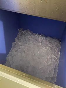 Distributeur automatique de glaçons de haute qualité de 500kg refroidi par compresseur industriel de nourriture et de crème glacé<span class=keywords><strong>e</strong></span> formant le refroidissement par eau de machine - Product Image 6