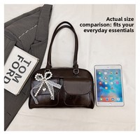 Sac à main Boston vintage en PU avec fermeture éclair, nœud perlé détachable, sac à bandoulière à double poche, idéal pour le shopping quotidien et la simplicité urbaine