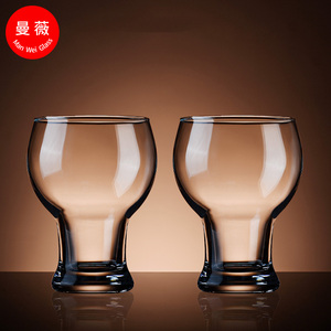 Vente en gros <span class=keywords><strong>de</strong></span> mugs à <span class=keywords><strong>bière</strong></span> classiques en verre soufflé à la main avec logo personnalisé, verres à <span class=keywords><strong>bière</strong></span> Stout avec poignée - Product Image 6