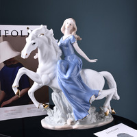Fille équitation cheval Western femmes ornements décorations pour la maison décorations de caractère en céramique européenne cadeaux de mariage