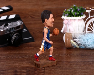 Nouveau Design de Figurine en résine <span class=keywords><strong>NBA</strong></span> <span class=keywords><strong>Sport</strong></span> Bobblehead personnalisé pour cadeau promotionnel - Product Image 3