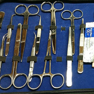 Kit d'instruments chirurgicaux manuels 71 pièces en acier inoxydable allemand réutilisable, modèle 2025, pour interventions chirurgicales mineures – Meilleures ventes - Product Image 5