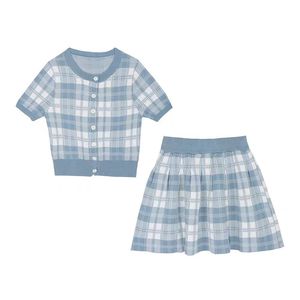 Ensemble tricoté à carreaux de style français pour femmes, cardigan à manches courtes et jupe, ensemble deux pièces, tenue élégante et à la mode - Product Image 1