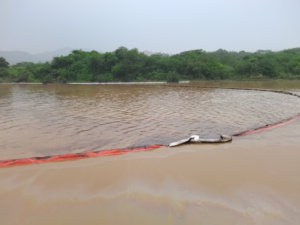 Biển lớp PVC <span class=keywords><strong>Inflatable</strong></span> bùng nổ cho ngoài khơi và bến cảng tràn ngăn chặn PVC rắn Float bùng nổ - Product Image 3