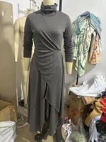 Robe longue plissée élégante et stylée à col roulé taille haute coupe ajustée pour femme – Collection Printemps 2026