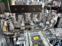 Machine d'assemblage automatique industrielle robuste pour corps de pompe à vis, six pièces, avec système de contrôle PLC et écran tactile