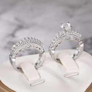 Set di anelli di fidanzamento di lusso in oro bianco con diamanti, gioielli raffinati da donna, fede nuziale con taglio rotondo brillante T0869 - Product Image 6