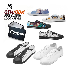 Chaussures en toile basses de luxe personnalisables avec motif d'anime IP imprimé en haute définition, respirantes et polyvalentes, chaussures en toile décontractées - Product Image 1