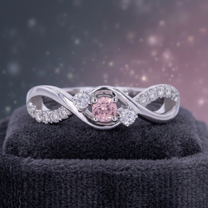 Bague de mariage classique en argent sterling plaqué or avec diamant de laboratoire taille ronde et moissanite - Product Image 3
