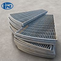 Grille en acier allié de forme irrégulière, barre de support de 5 mm d'épaisseur, galvanisée à chaud Q235, OEM ODM pour fabricant vérifié, sur mesure pour sol extérieur