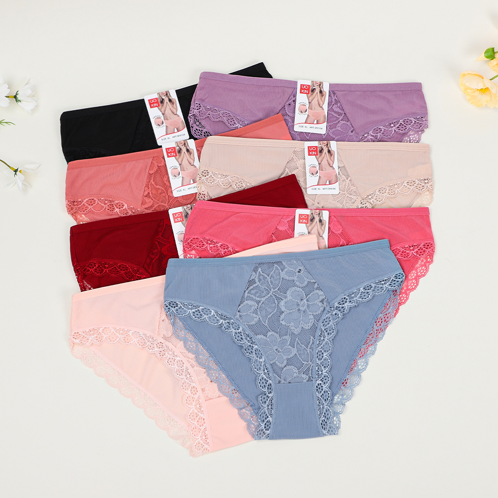 Yalangoch mashhurlarning külotlari porlashi Yalangoch mashhurlarning külotlari porlashi