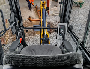 Heavy Duty 9027F ZTS Hydraulic Mini Digger 2680kg Crawler Bagger 2.7 Ton Small Excavator with <b>Load</b>-Sensing Hydraulics for Sale - Product Image 6