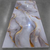 Panneaux muraux en PVC marbré UV pour la décoration intérieure, design rayé, installation facile, ignifuges pour hôtels et villas