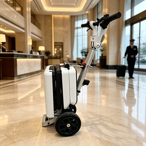 Maleta de aluminio ultraligera portátil para viajes al aire libre con motor de 350W, luz LED y 3 ruedas, scooter eléctrico para adultos y personas mayores. - Product Image 4