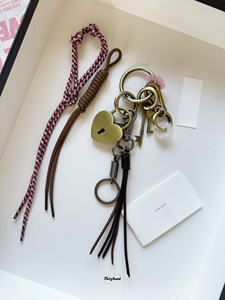 พวงกุญแจทองแดงแบบย้อนยุคดั้งเดิมพวงกุญแจล็อคกระเป๋าจี้โลหะสไตล์มิวเครื่องประดับแขวนเอวตกแต่งหนังวัว - Product Image 6