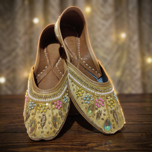 BS INTERNATIONAL Chaussures de marche de luxe pour femmes, style indien, en cuir véritable, brodées, confortables, tendance et élégantes - Product Image 1
