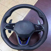 Vente en gros de volant en cuir lisse perforé avec coutures noires pour Volkswagen Golf 8 Volant de voiture à bas prix