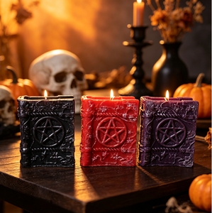 Vela Aromática de Cera de Soja con Forma de Grimoire Vintage, Hecha a Mano, Ecológica, Vela Misteriosa con Diseño de Libro Oculto para Halloween Gótico - Product Image 1