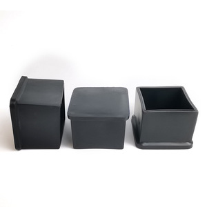 Bouchons carrés en plastique Shih Hung 30x30mm noirs pour pieds de table et de chaise - Product Image 1