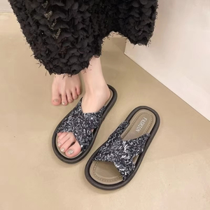 Nuevas Pantuflas de Verano para Mujer, con Suela Gruesa y Cómodas, para la Playa, Viajes y Vacaciones - Product Image 3