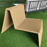 Chaise de plage extérieure moderne personnalisée avec PE rotin jardin patio chaise durable en métal pour cour ou hôtel