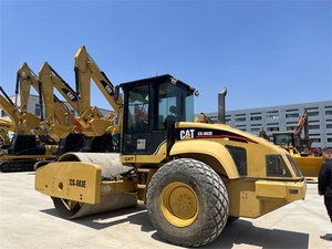 Compacteur vibrant d'occasion CS-683E pour travaux routiers et de fondation - Product Image 5