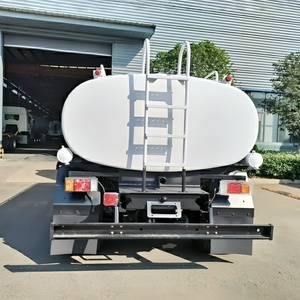Camión Cisterna de Agua ISUZU 4x2 Diésel de 5000 Litros, Camión con Tanque de Pulverización para Aspersión de Polvo en Carreteras, con Bomba Motorizada, en Venta - Product Image 5
