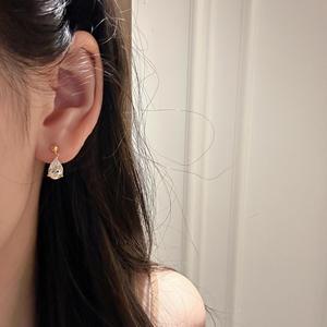 Boucles d'oreilles Star River haut de gamme en argent pur S925, zircon en forme de goutte d'eau dynamique, style tendance automne-hiver, sensation de fraîcheur - Product Image 4