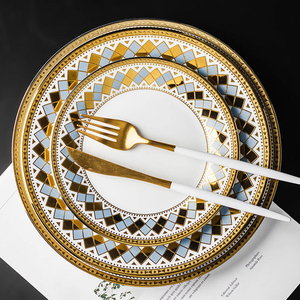 Piatti da Cena in Fine Porcellana con Logo Personalizzato, Ceramica di Alta Qualità per Feste, Design Minimalista Rotondo Oro e Bianco - Product Image 2