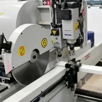 Centre d'usinage CNC pour cadres de portes, équipement automatique de travail du bois pour la découpe, le perçage, le façonnage et le traitement des charnières