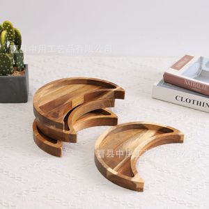 Bandeja de madera con forma de luna para guardar joyas y aceites esenciales, exhibir frutas secas y servir bocadillos - Product Image 1