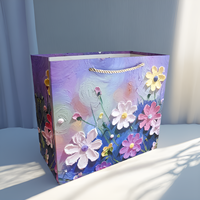 Sacs cadeaux en carton blanc de style peinture à l'huile de luxe avec impression offset, réutilisables, taille personnalisable et poignée sur mesure Yuanda 210gsm
