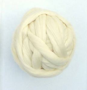 Gigante crudo <span class=keywords><strong>lana</strong></span> de <span class=keywords><strong>merino</strong></span> hilado 100% <span class=keywords><strong>lana</strong></span> de <span class=keywords><strong>merino</strong></span> de 19 micrones <span class=keywords><strong>merino</strong></span> <span class=keywords><strong>lana</strong></span> para brazo de tejer itinerante que teje - Product Image 2