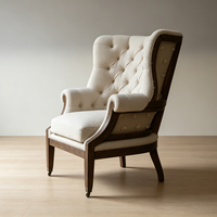 Fauteuil vintage à dossier haut en lin crème capitonné, avec garniture cloutée, structure en bois, pour salon ou lecture