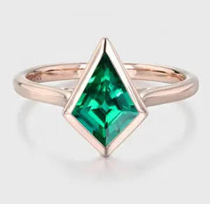 14K Solid Gold Gemstone Jewelry Rose Gold Bezel Setting Kite Cut Lab Emerald Engagement Ring Fine Gold Ring