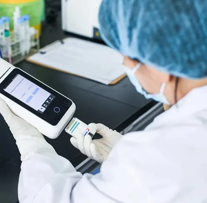 Analizador de Gases Sanguíneos y Electrolitos para Cuidados Intensivos Seamaty SG1 - Product Image 5