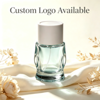 Flacon de parfum en verre à motif ondulé de 30 ml, bouchon droit blanc - Personnalisable avec estampage à chaud doré, impression sérigraphique, pulvérisateur à pompe
