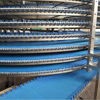 Cinta transportadora de torre de refrigeración Modular POM PP de plástico de nueva condición, guías laterales de 90 grados para alimentos, bebidas, restaurantes, tiendas de alimentos