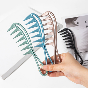 Peigne à dents larges <span class=keywords><strong>pour</strong></span> hommes Peigne de coiffage texturé <span class=keywords><strong>pour</strong></span> <span class=keywords><strong>cheveux</strong></span> lisses Peigne à dents épaisses <span class=keywords><strong>Brosse</strong></span> à <span class=keywords><strong>cheveux</strong></span> <span class=keywords><strong>bouclés</strong></span> - Product Image 6