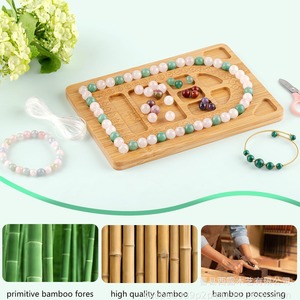 Bandeja de diseño de pulseras de bambú con tablero de cuentas de madera para herramientas de manualidades de joyería DIY con guía de tallas y ranuras de almacenamiento - Product Image 4