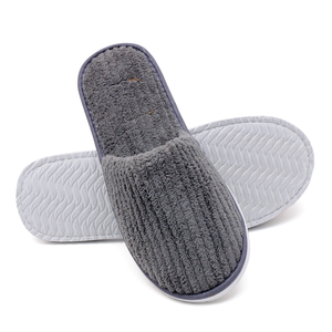 Zapatilla de lujo con logotipo personalizado de OEM, zapatillas suaves de baño desechables lavables con punta abierta blancas baratas para hoteles - Product Image 5