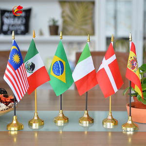 حامل علم طاولة ذهبي اللون لأعلام الدول المختلفة للترويج - Product Image 2