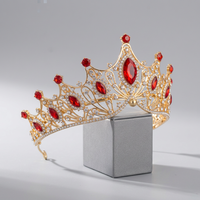 Couronne Tiara Royale Baroque Haut de Gamme Faite à la Main en Alliage avec Cristaux Rouges et Strass pour Mariage, Concours de Beauté, Bijou de Cheveux de Luxe pour Reine