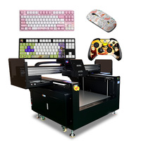 Impresora UV de Cama Plana 1210 para Imprimir Logotipos, Pancartas, Tazas, Carcasas de Teléfono Móvil, Adhesivos Flexibles, 2 Piezas de Plástico de Cloruro de Polivinilo