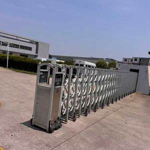 Puerta Plegable Retráctil Automática de Aleación de Aluminio para Uso en Hoteles, Centros Comerciales Industriales y Hospitales - Diseño Moderno, Fácil Instalación - Product Image 6