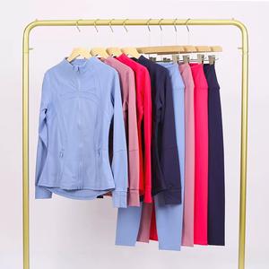 C1938运动瑜伽弹力实心休闲健身打底裤套装女性设计师金色拉链设计师慢跑套装 - Product Image 1