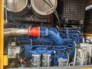 Chargeuse sur pneus XC956 de 5 tonnes, chargeuse frontale de taille moyenne, équipée d'un moteur, d'une pompe, d'un roulement, d'une boîte de vitesses, d'un PLC - Disponible à la vente - Product Image 5